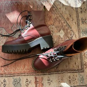 Dr. Martens-Leona size 5